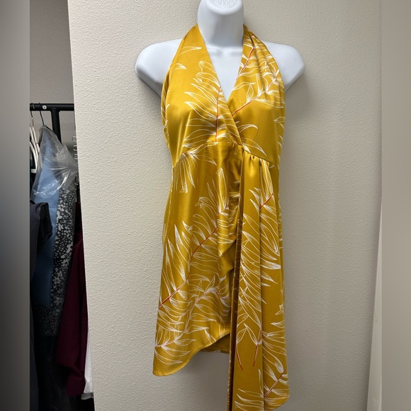 CAMILA COELHO ANTONIA MINI DRESS IN GOLD
TROPICAL. SIZE M - Picture 1 of 8